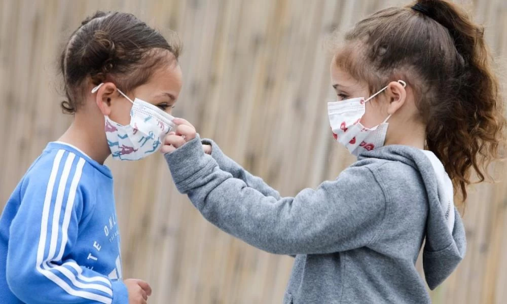 Κορονοϊός: “Τσαρλατάνοι οι αρνητές της μάσκας”! Ξέσπασε ο πρόεδρος του πανελλήνιου φαρμακευτικού συλλόγου (Βίντεο)
